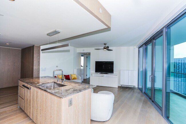 Building Photo - KOULA 2b2b1pkg Ready to Move In!