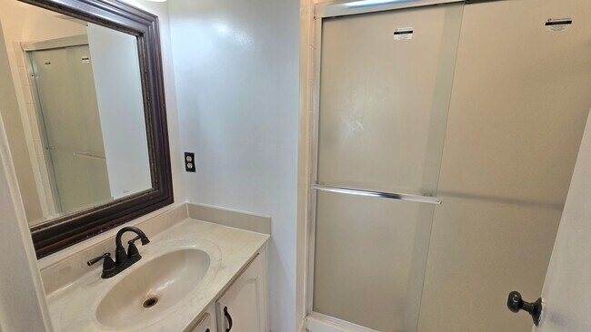 Building Photo - 6157 Green Hollow Ct