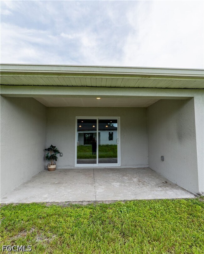 Building Photo - 941 Jaguar Blvd