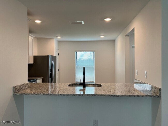 Building Photo - 868 Winwood Cir