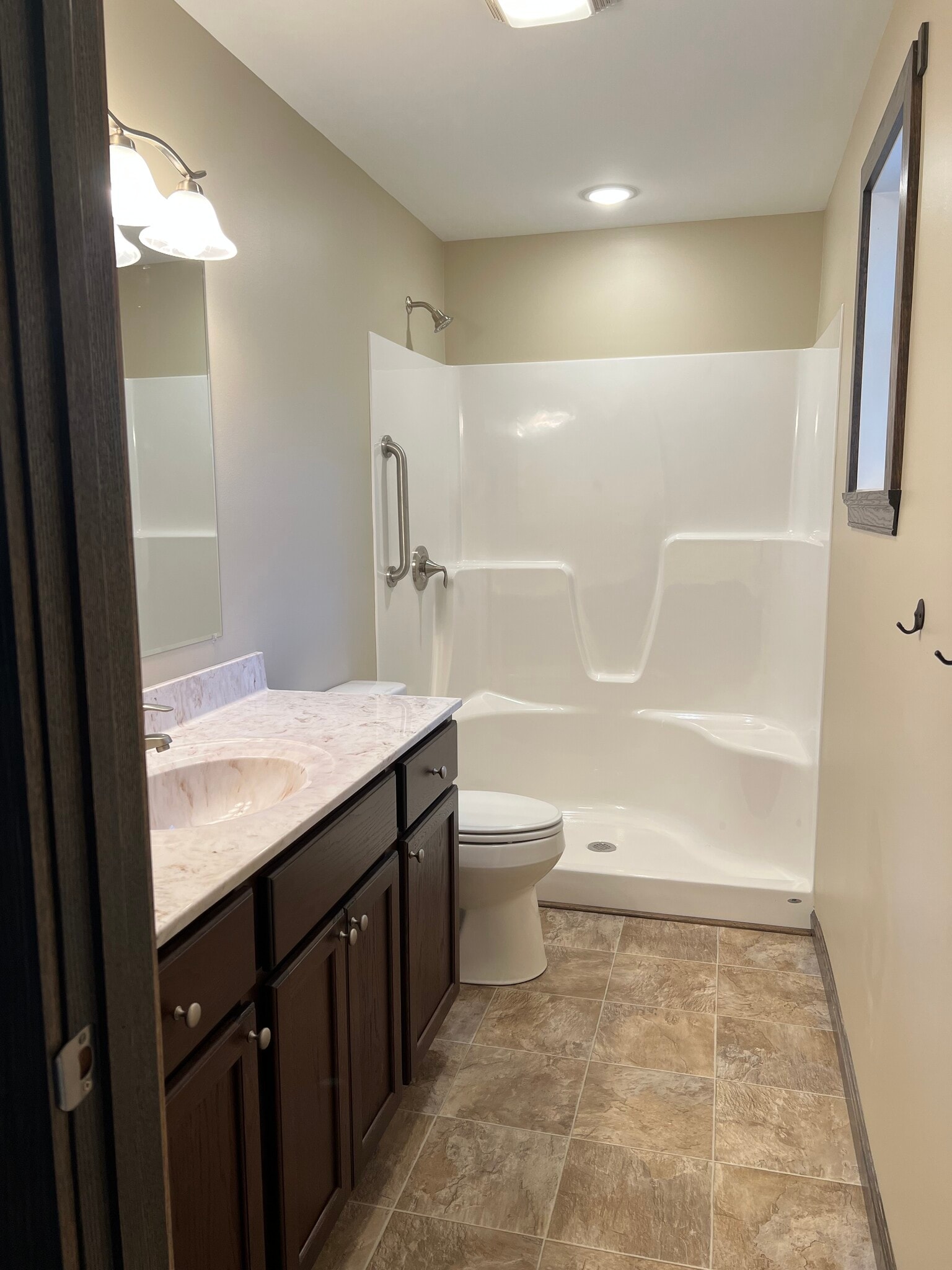 Master bath - 96 Hanshew Ln