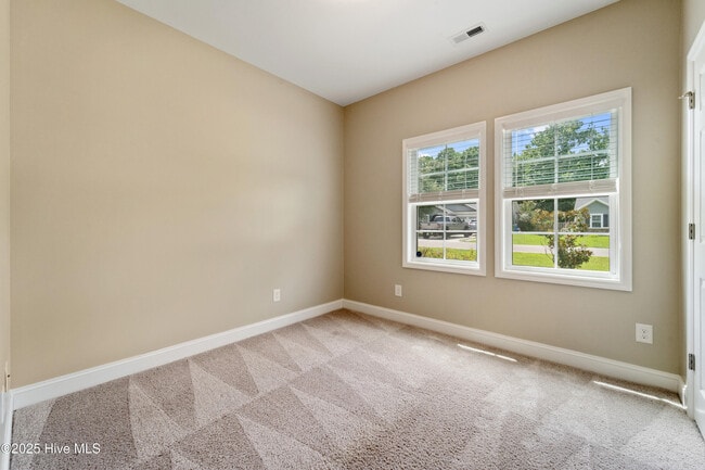 Building Photo - 428 Ridgeway Dr