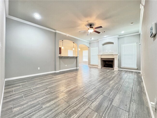 Building Photo - 4687 W Croft Dr