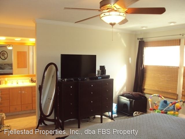 Building Photo - 4 br, 2.5 bath House - 10060 Branford Road