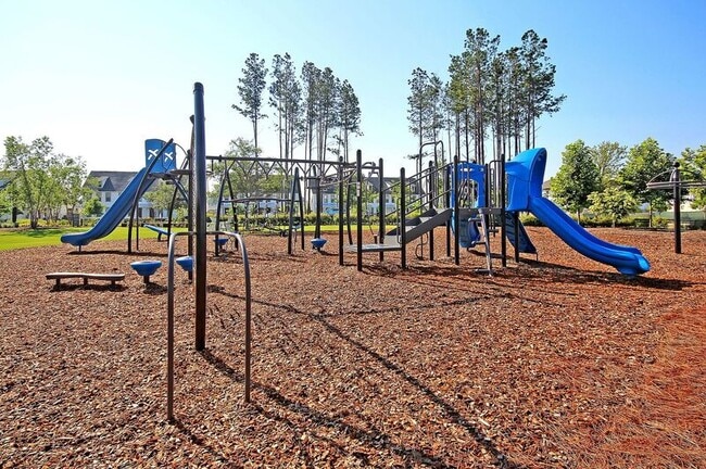 Building Photo - 146 Winding Branch Dr