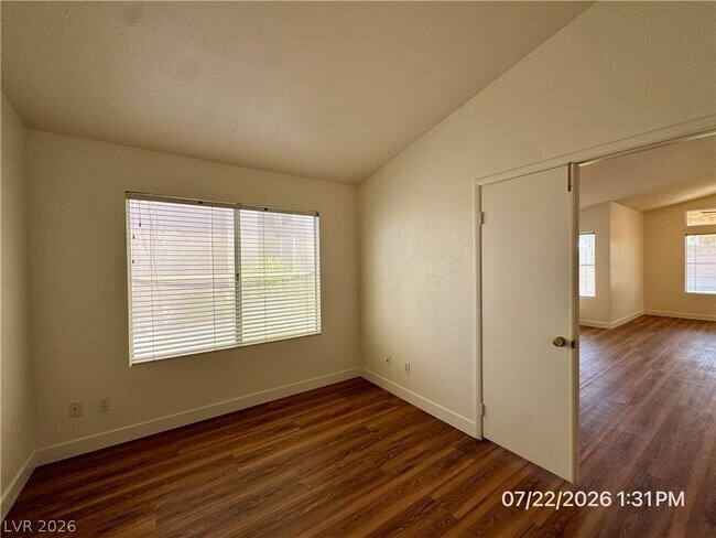 Building Photo - 1833 Sierra Hills Way