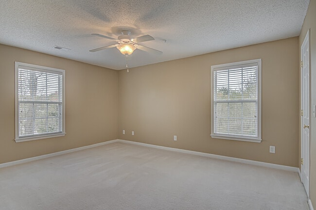 Building Photo - 6113 Hedgecock Cir