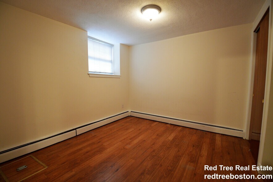 Building Photo - 168 N Beacon St