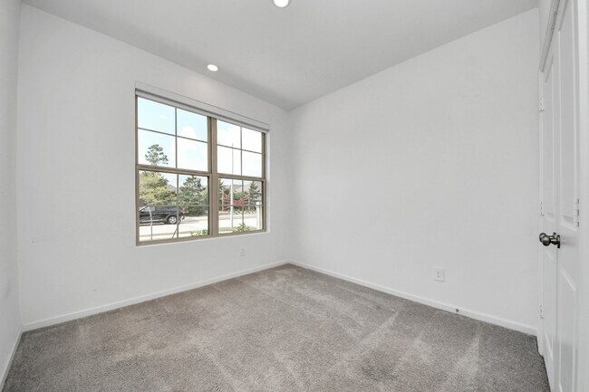 Building Photo - 15623 Red Panda Rd