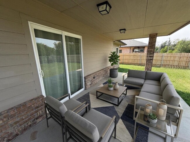 Building Photo - 3 Bed 2 Bath in NW OKC