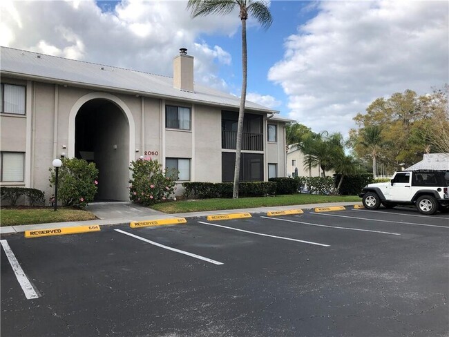 Condo Building - 2050 Hunters Glen Dr