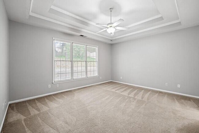 Building Photo - House 4 Beds 2 Baths