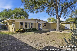 Building Photo - 415 Calumet Pl