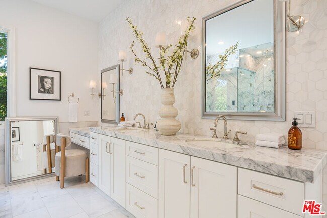 Building Photo - 11797 Chaparal St