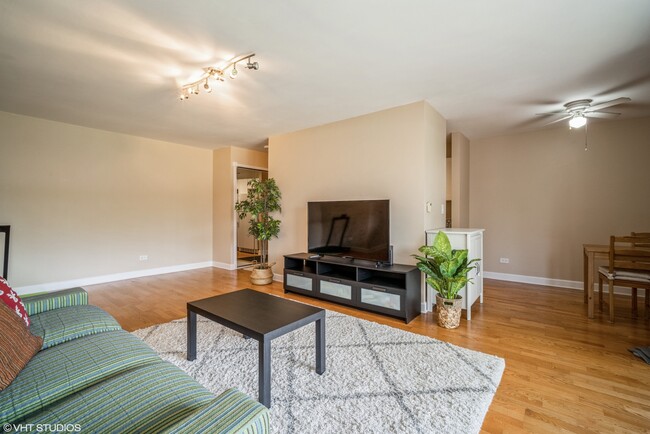 Building Photo - 1806 Hemlock Pl