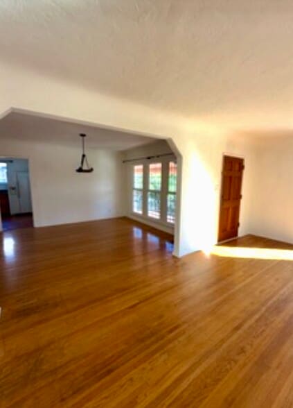 Building Photo - 6089 Cashio St