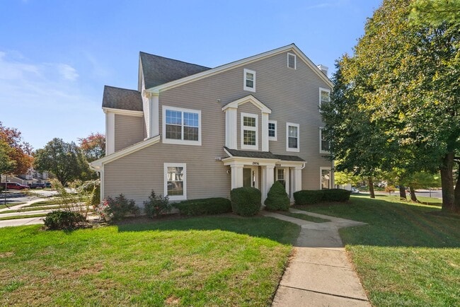 Building Photo - 2 Bed 1.5 Bath - Germantown Condo - Attach...