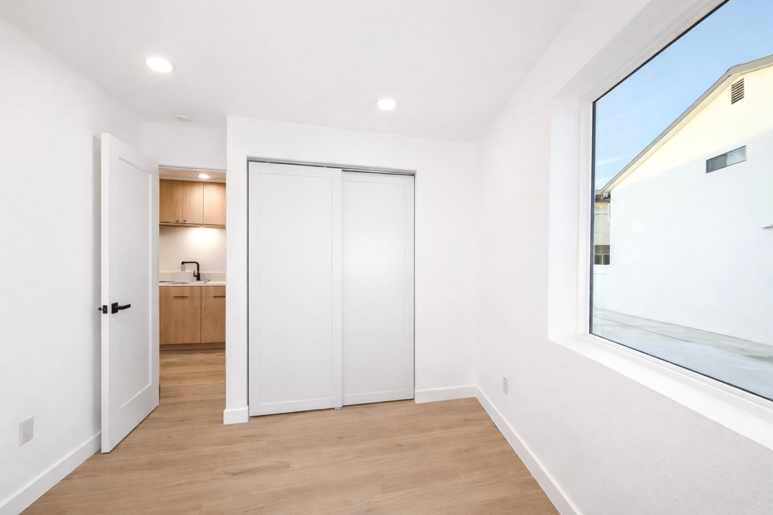 Building Photo - 12527 Cranbrook Ave