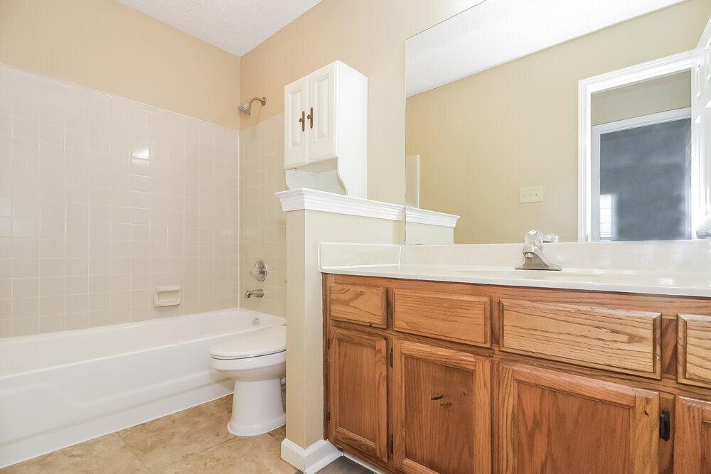 Building Photo - 951 Cully Rd