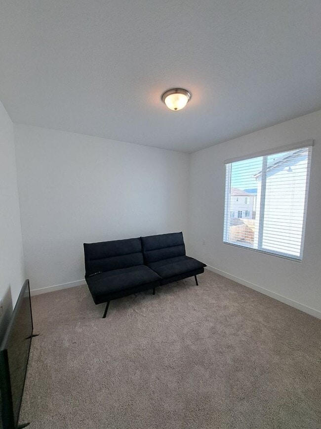 Building Photo - MOVE IN READY: Brand-New 2-Story Home with...