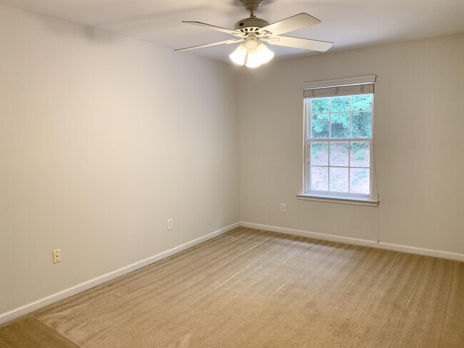 Building Photo - 329 Tuggle Ct