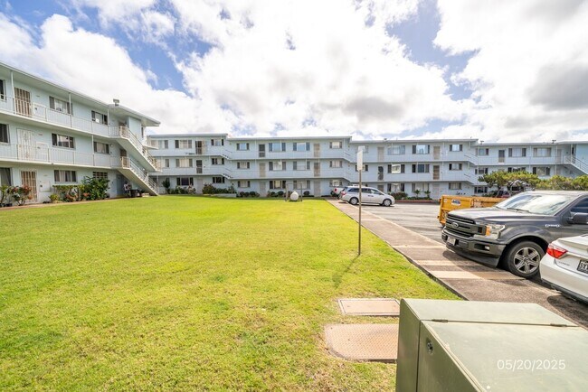 Building Photo - $2,100 / 2br - 700ft2 -| 2bd/1ba Renovated...