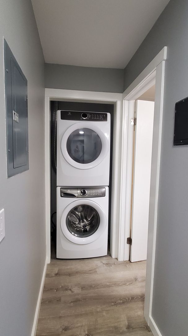 Building Photo - Beautifully Upgraded 1-Bedroom Condo in Downtown Traverse City
