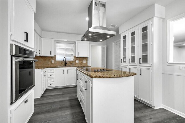 Building Photo - 13806 Burgoyne Rd