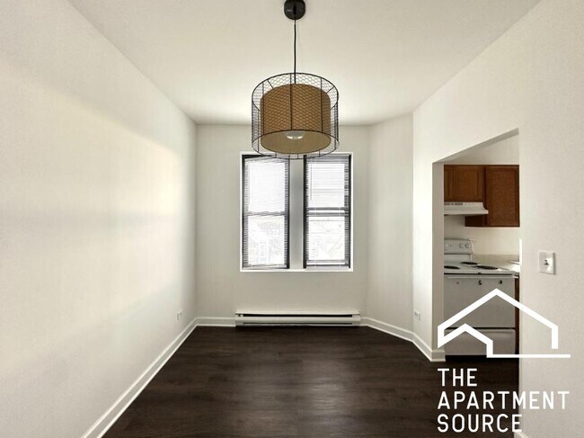 Building Photo - 3627 W Dickens Ave