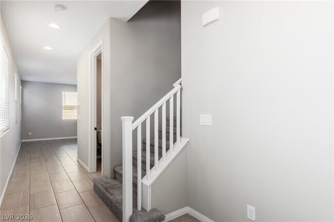 Building Photo - 204 Rondeau Ave