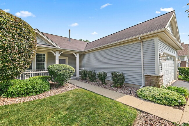 Building Photo - 13060 W Coventry Ln