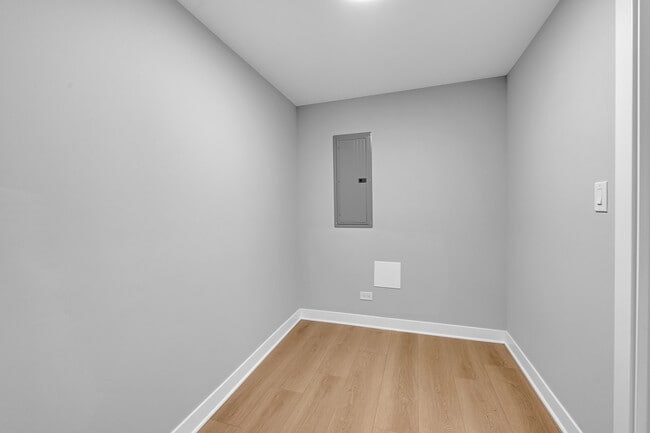 Building Photo - 1055 N Bluebonnet Ln