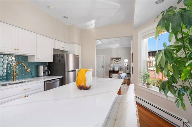 Building Photo - 109 Church St