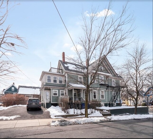 Building Photo - 102 College Ave