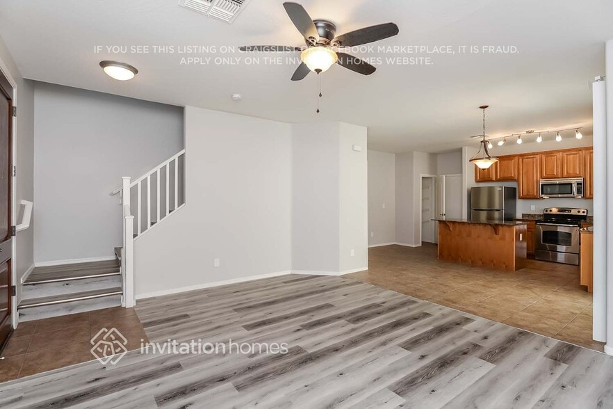 Building Photo - 10135 E Isleta Ave