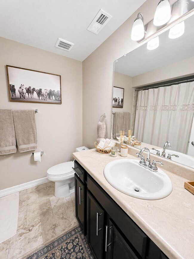 Building Photo - Stunning 5 Bedroom Ranch Home in Lorson Ranch!