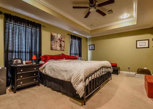 Building Photo - Spacious 3-Bedroom Home with Modern Amenit...
