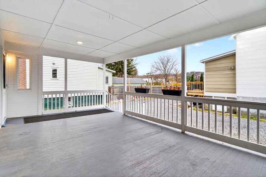 Building Photo - 321 N Fulton St