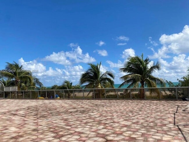 Building Photo - 6039 Collins Ave