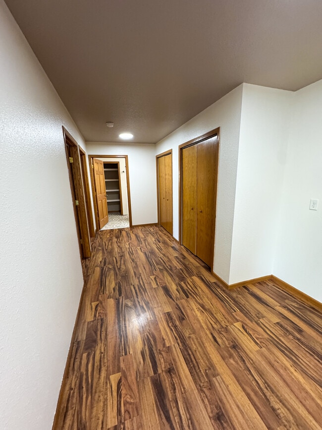 Building Photo - Theater Apartments Beulah