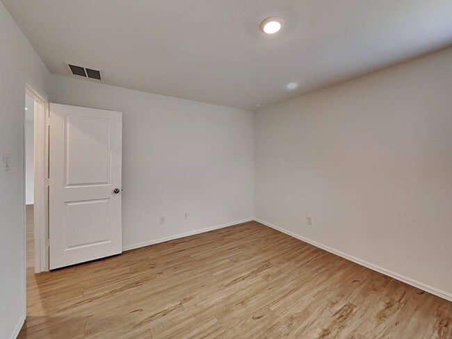 Building Photo - 22263 Stoney Ravine Dr