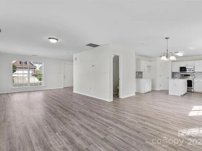 Building Photo - Earn Wealth While Leasing - Like a Homeowner - Lease to Own