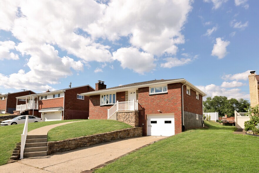 Side View of Front of House - 1755 Elderslee Rd