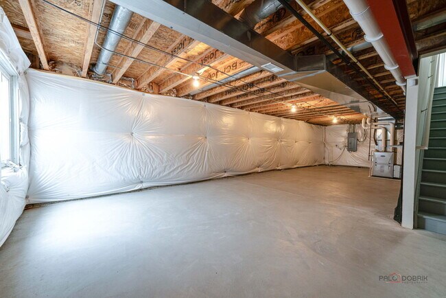 Building Photo - 202 Minuet Cir