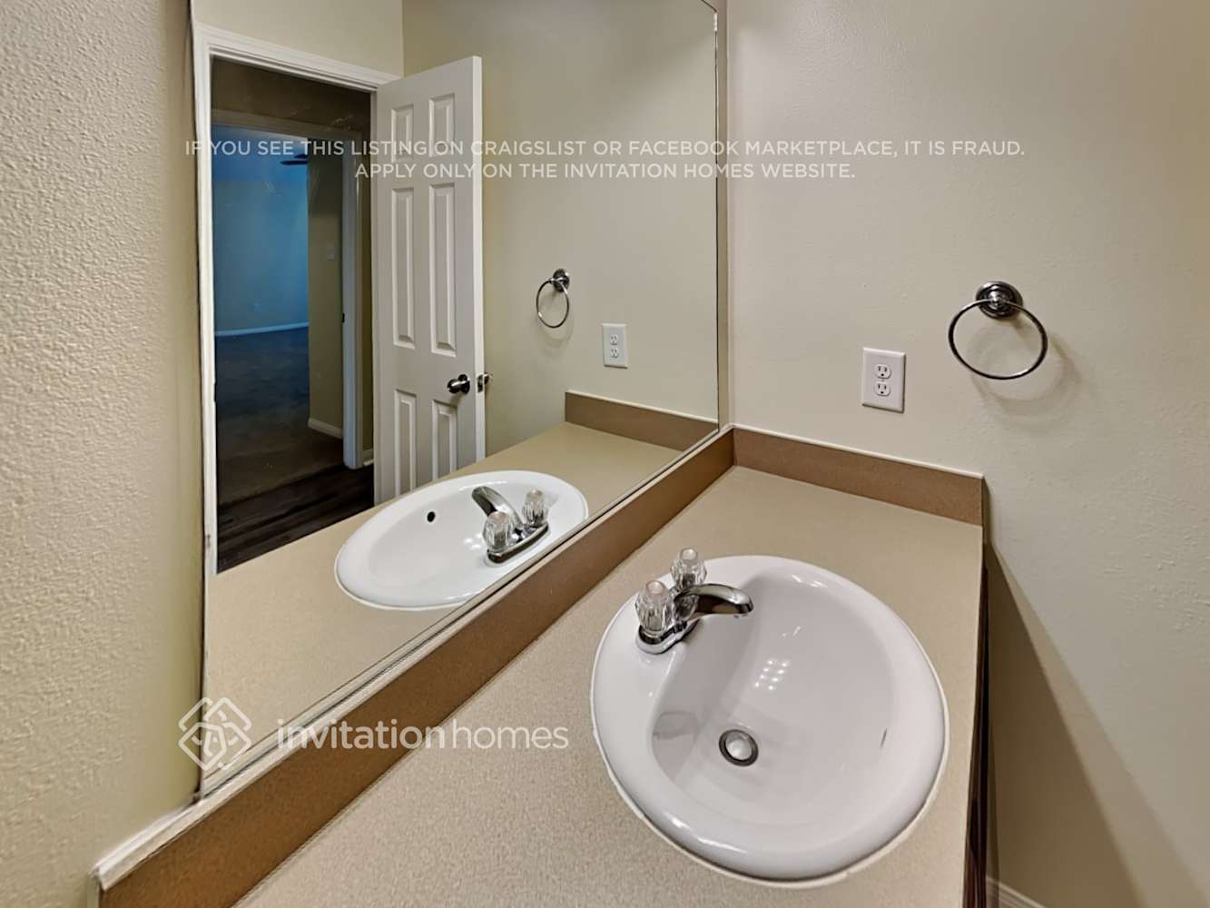 Building Photo - 8670 Chaletford Dr