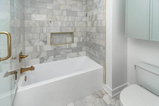 Building Photo - 17 Wilson St