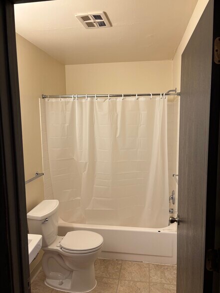 Bathroom - Le Sueur Apartments