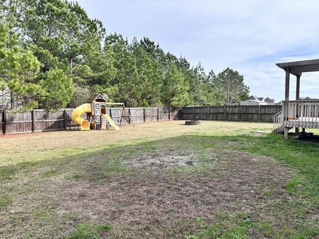 Building Photo - 114 Hills Lorough Loop