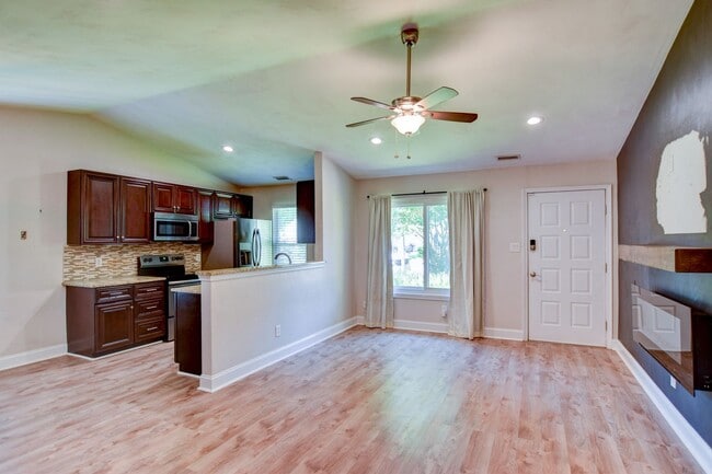 Building Photo - Charming 3-Bedroom, 2-Bath Home in Virgini...
