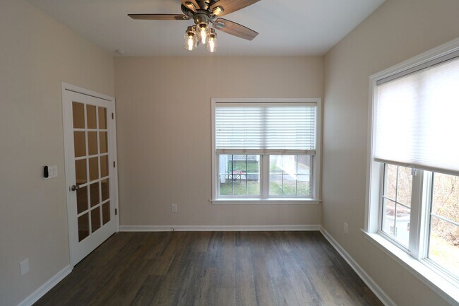 Building Photo - 6901 Hanesbrook Cir